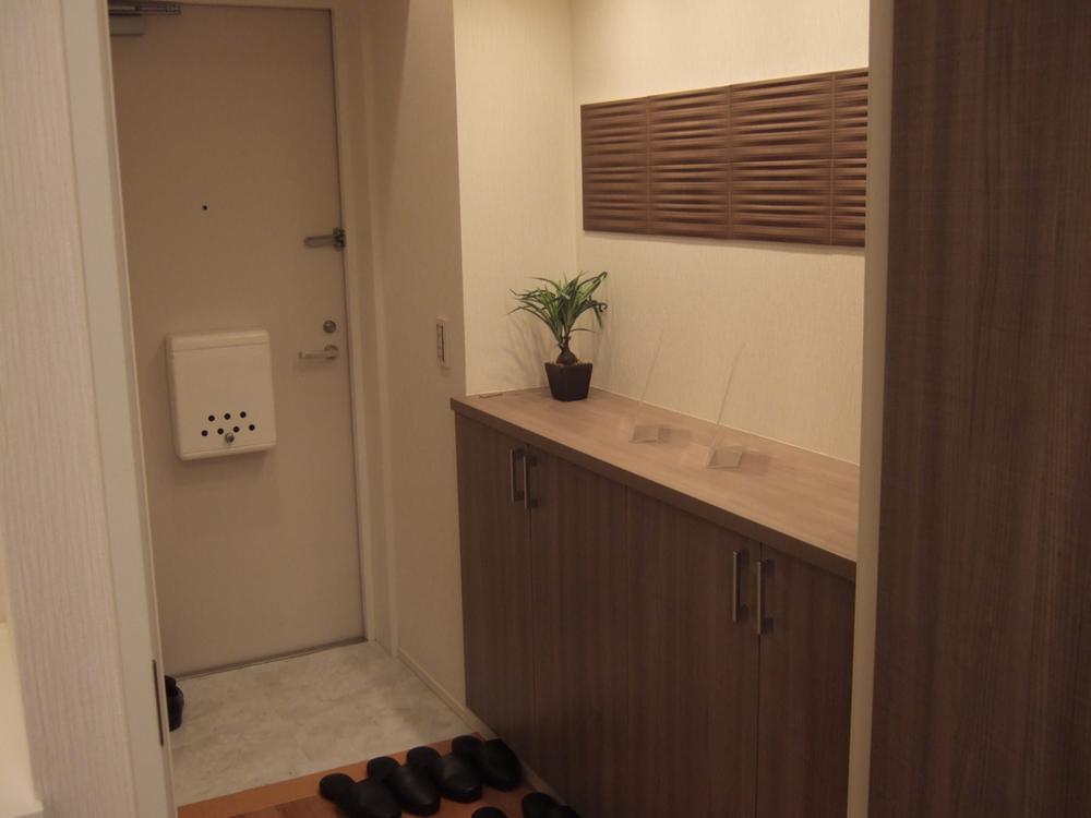 Entrance. Local (12 May 2013) Shooting