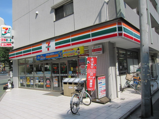 Convenience store. Seven-Eleven Itabashi Hikawa-cho store (convenience store) up to 67m