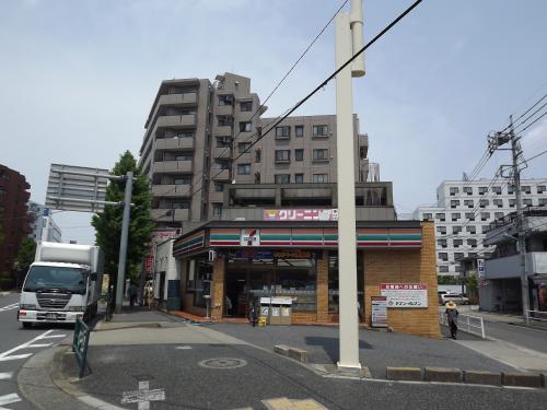 Convenience store. Eleven Itabashi Nishidai Ekimae up (convenience store) 845m