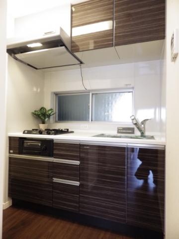 Kitchen. This is a system kitchen of a two-necked gas.