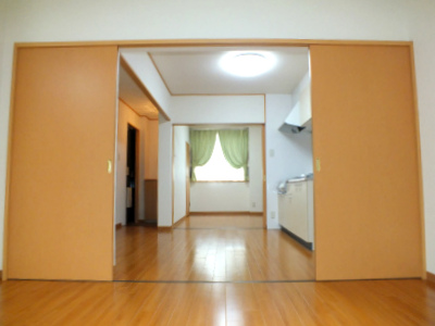 Other room space. Partition door