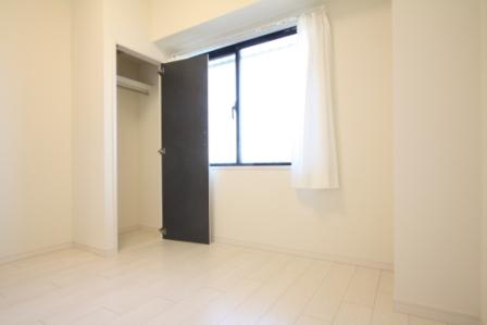 Non-living room. Indoor (11 May 2013) Shooting