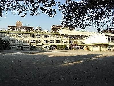 Primary school. 640m Shimura to elementary school fourth elementary school