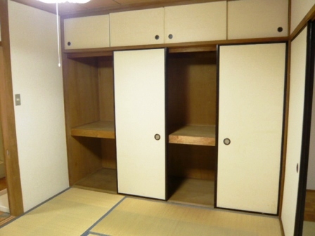 Receipt. With upper closet, Large-capacity storage of between 1.5! ! 