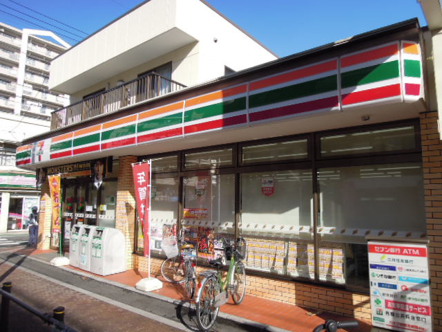 Convenience store. Eleven Itabashi lotus root Ekimae up (convenience store) 88m