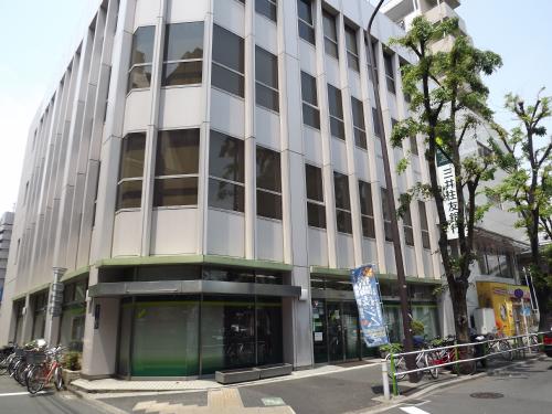Bank. Sumitomo Mitsui Banking Corporation Takashimadaira 586m to the branch (Bank)