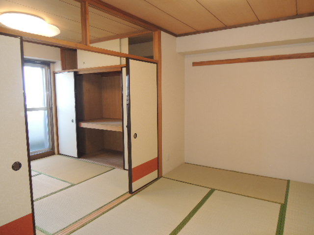 Other room space. 2 between the continuance of the Japanese-style room