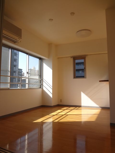 Living and room. You can also use the spacious living room ☆