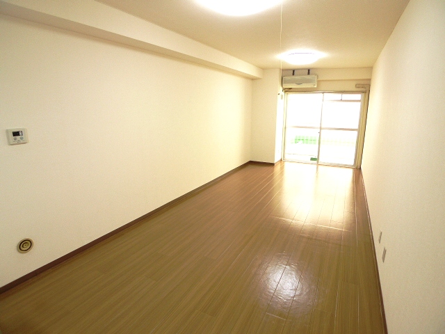 Living and room. Second floor ・ South-facing sunny