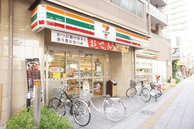 Convenience store. Seven-Eleven Itabashihoncho Kitamise (convenience store) to 192m