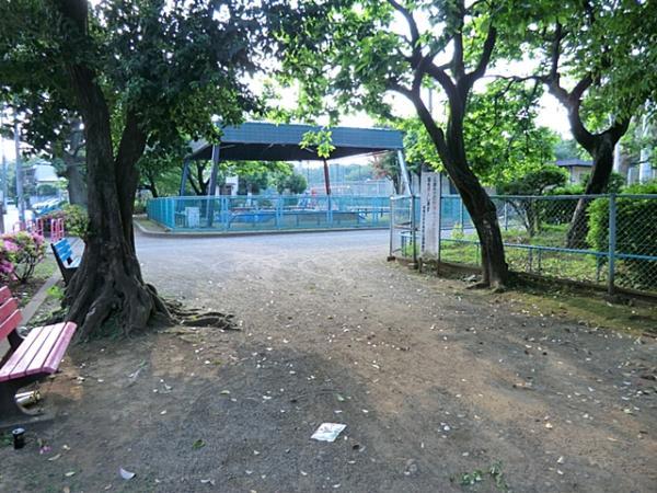 Streets around. Azusawa 1070m Azusawa park to the park