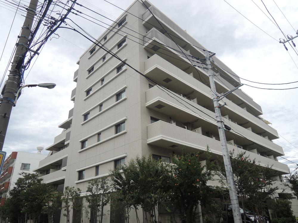 Local appearance photo. Local (12 May 2013) Shooting