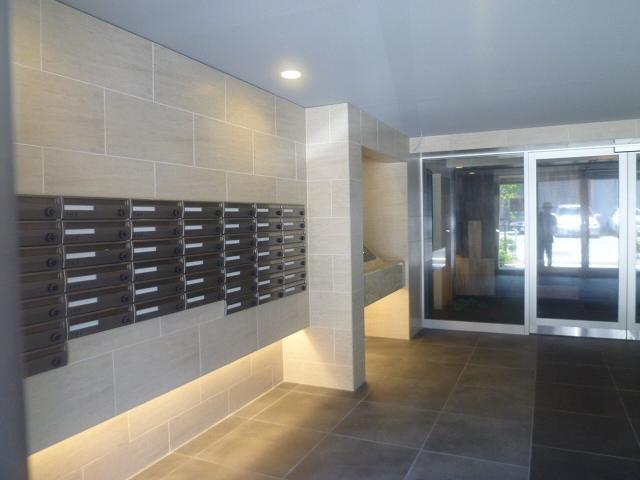 lobby. Mailbox