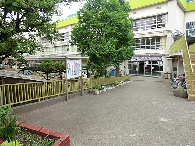 Primary school. 885m until Itabashi Kitano Elementary School