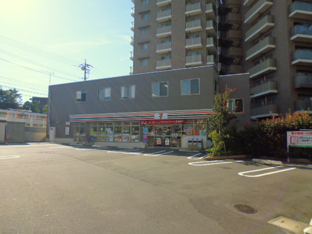 Convenience store. Seven-Eleven Itabashi Narimasu 3-chome up (convenience store) 259m