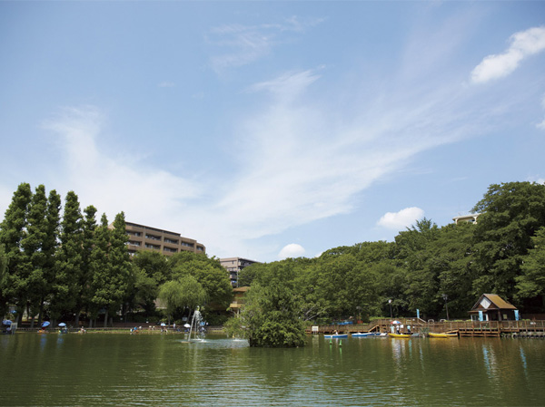 Surrounding environment. Including a 4-minute tribute park walk, A large number of parks are scattered within a 10-minute walk. (Tribute park: about 250m / 4-minute walk)