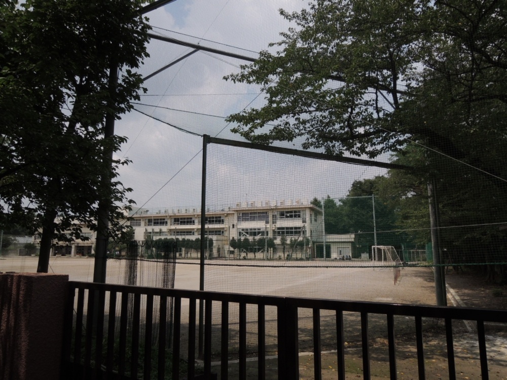 Junior high school. 280m until Itabashi Sakura junior high school (junior high school)