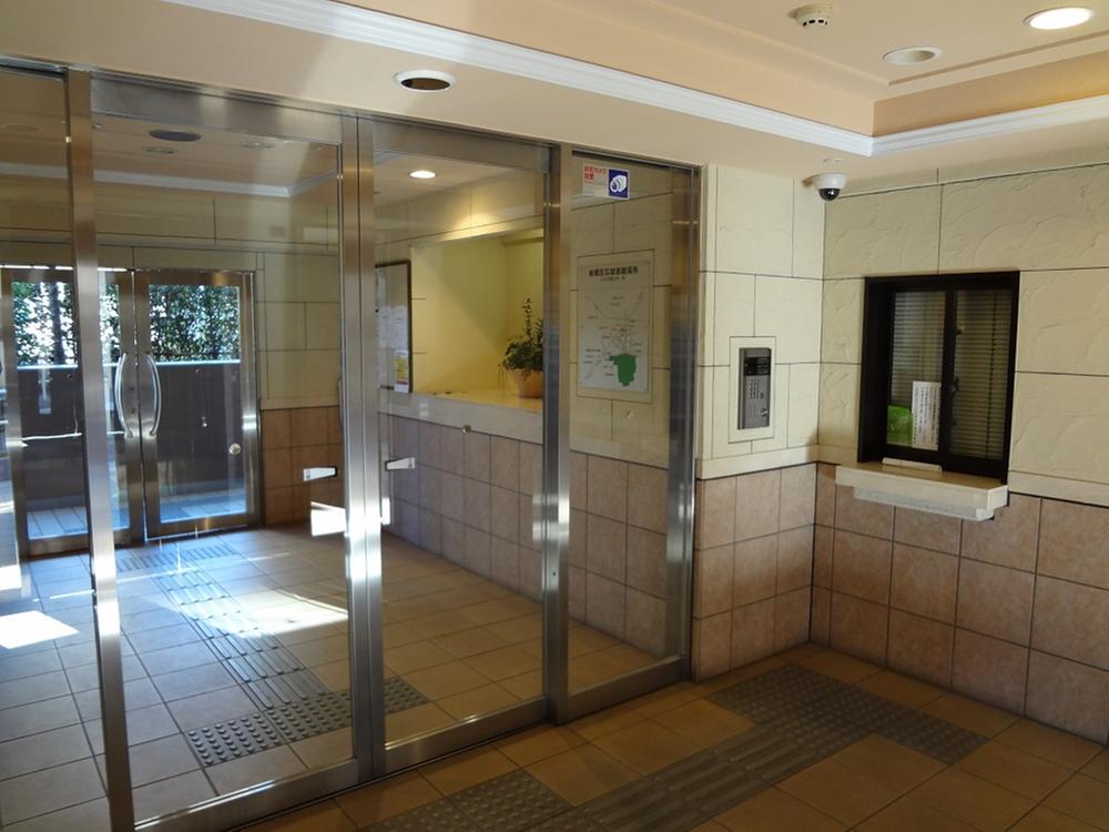 Entrance. Common areas