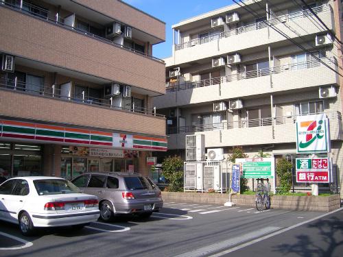 Convenience store. Seven-Eleven Itabashi Takashimadaira 8-chome up (convenience store) 196m