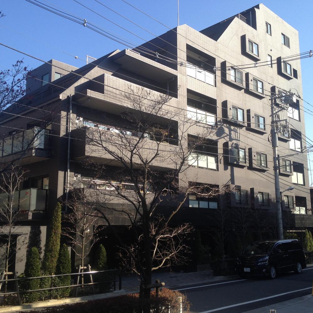 Local appearance photo. Local (12 May 2013) Shooting