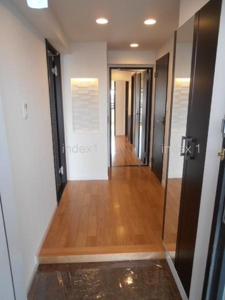 Entrance. Entrance space has room