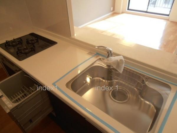 Kitchen. With happy dishwasher