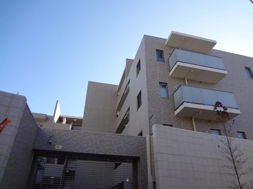 Local appearance photo. Local (10 May 2013) Shooting