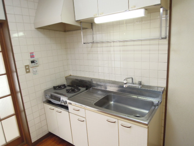 Kitchen. Gas stove installation Allowed (same specifications)