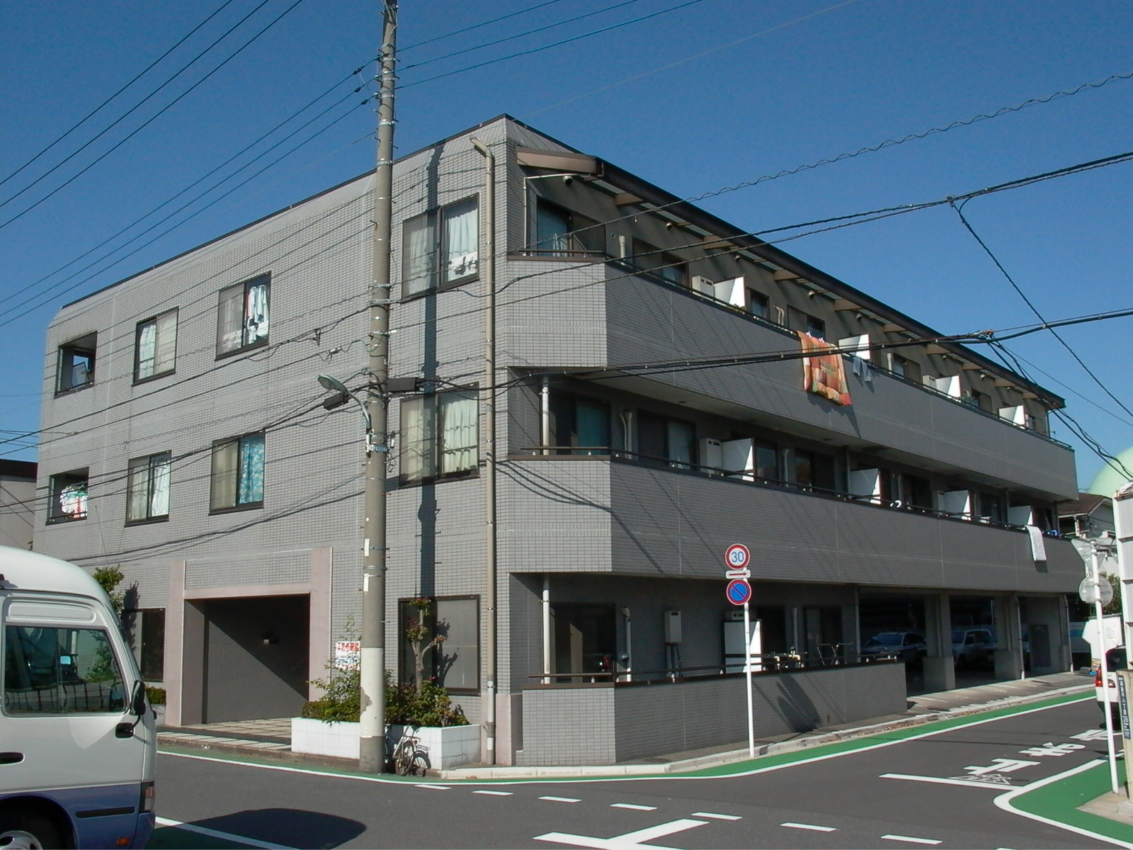 Building appearance. Takashimadaira a 5-minute walk! Living environment favorable! 