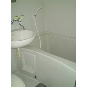 Bath. Bathroom 3-point unit