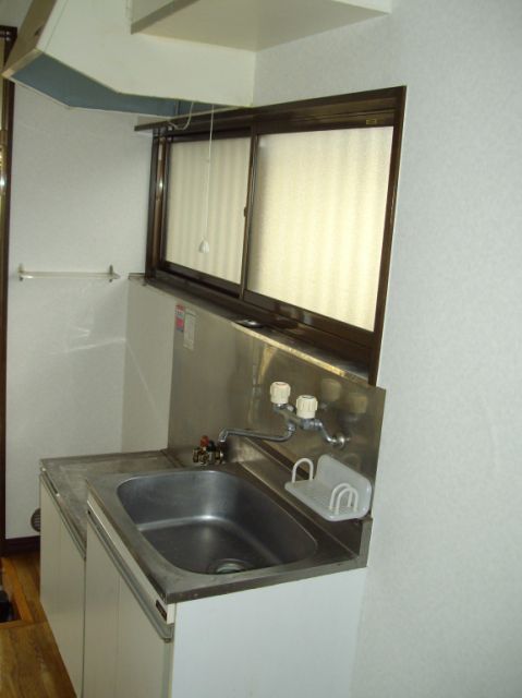 Kitchen. Two-burner stove installation Allowed spacious kitchen