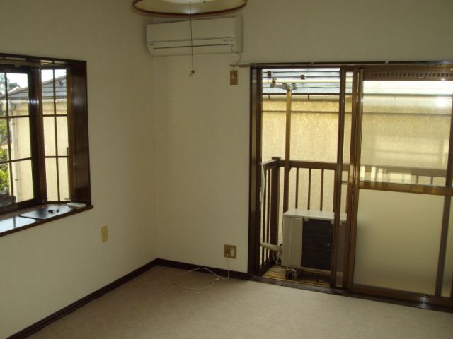 Living and room. Corner room, A bright room with a two-sided lighting bay window