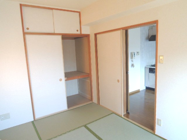 Other room space. Japanese-style room 6 quires ・ Receipt