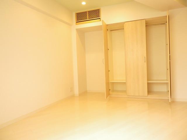 Other room space. Flooring