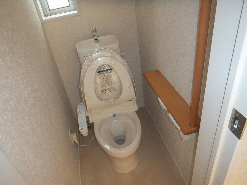 Toilet. Indoor (12 May 2013) Shooting