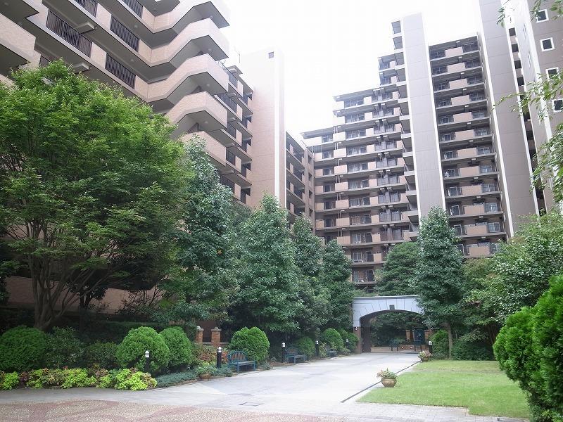 Local appearance photo. Local (10 May 2013) Shooting