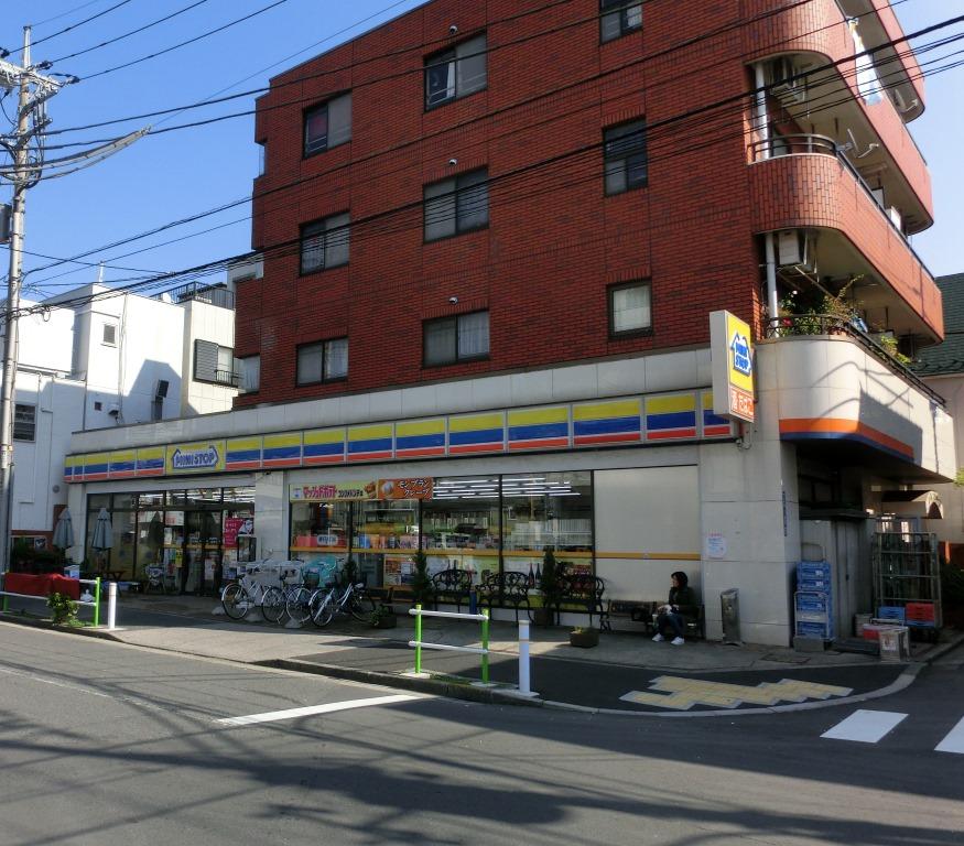 Convenience store. MINISTOP until Kamiitabashi shop 420m