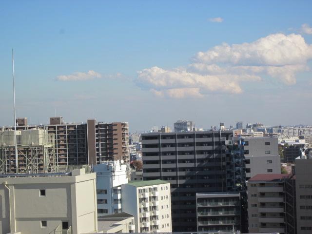 View photos from the dwelling unit. View from the site (November 2013) Shooting