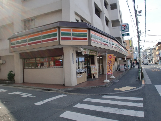 Convenience store. 232m to Seven-Eleven Kamiitabashi Station (convenience store)