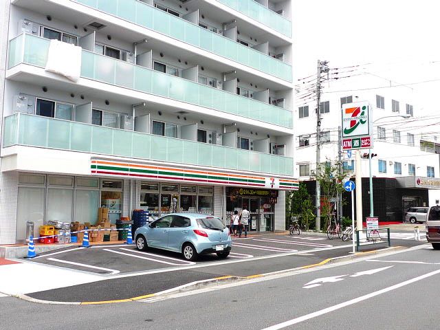 Convenience store. Seven-Eleven Itabashi Tohshin 1-chome to (convenience store) 268m