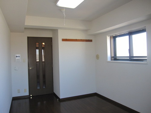 Living and room. Western-style (about 5.2 tatami mats)