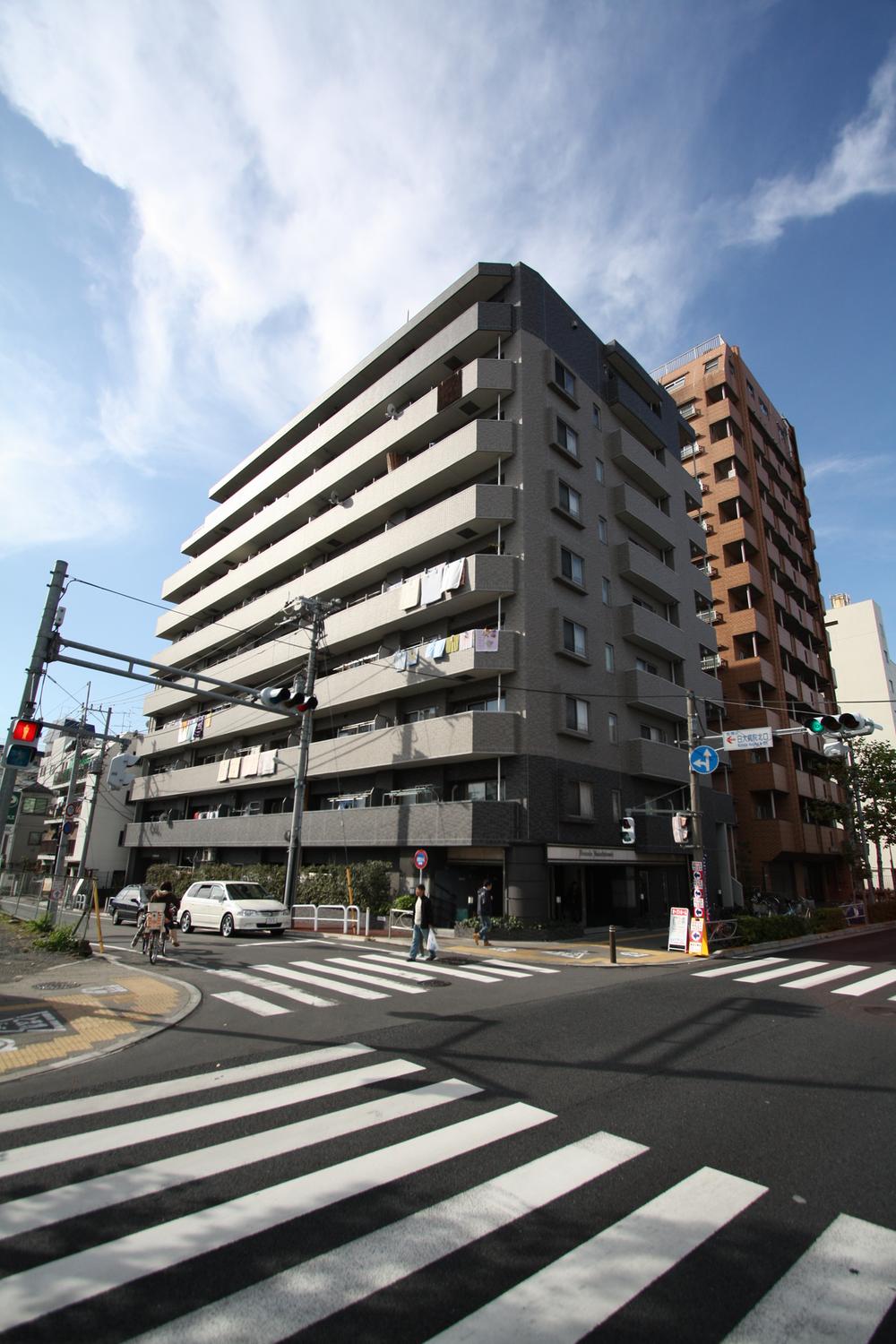 Local appearance photo. Local (10 May 2013) Shooting