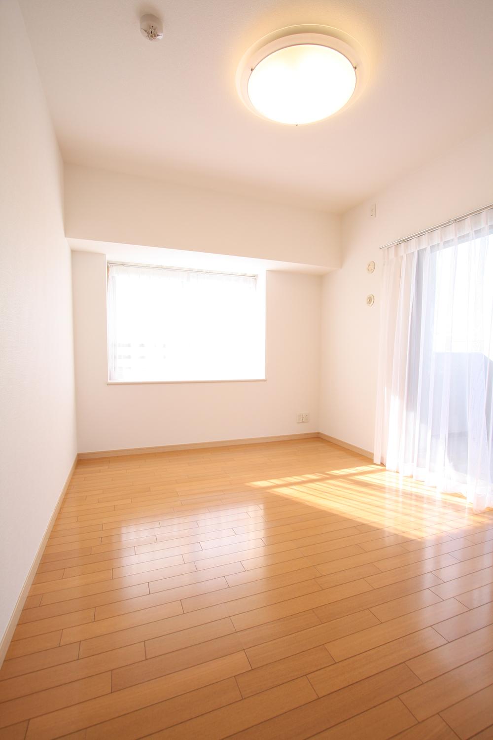 Non-living room. Local (10 May 2013) Shooting