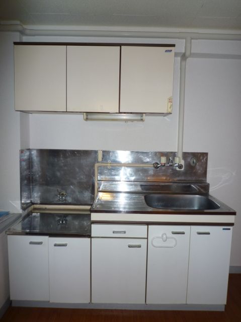 Kitchen. Two-burner stove can be installed. Kitchen spacious