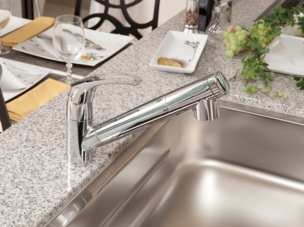 Kitchen.  [Water purifier integrated faucet] Available always hygienic and tasty water, water filter. Because it is built-in, You can use clean and widen the sink around.  ※ All the published photograph of the model room E type below