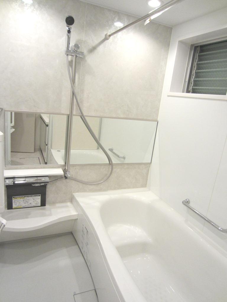 Same specifications photo (bathroom). Same specification example