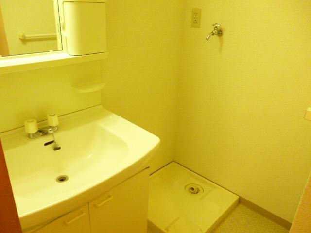 Washroom. Independent wash basin ・ Waterproof bread with Laundry Area