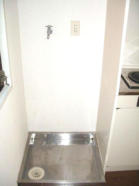 Other Equipment. Convenience Indoor Laundry Area (^_^) / 