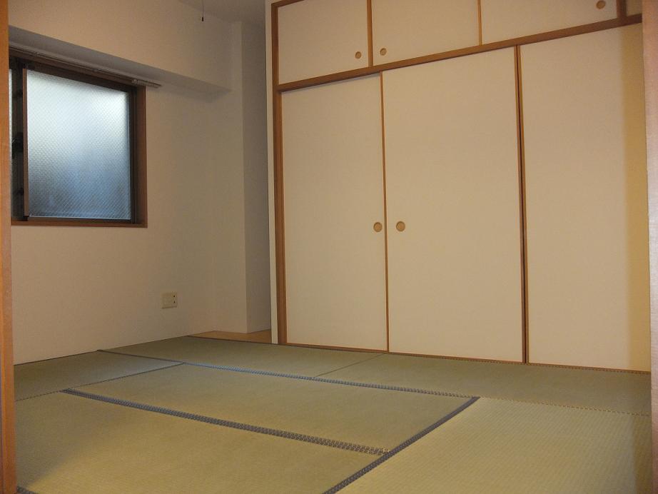 Living and room. About 6 Pledge of Japanese-style room