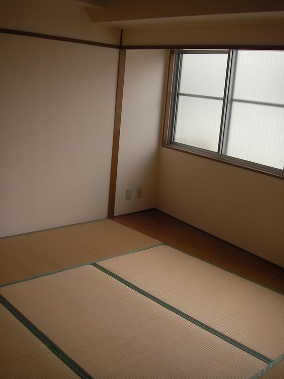 Living and room. Japanese-style room 6 quires